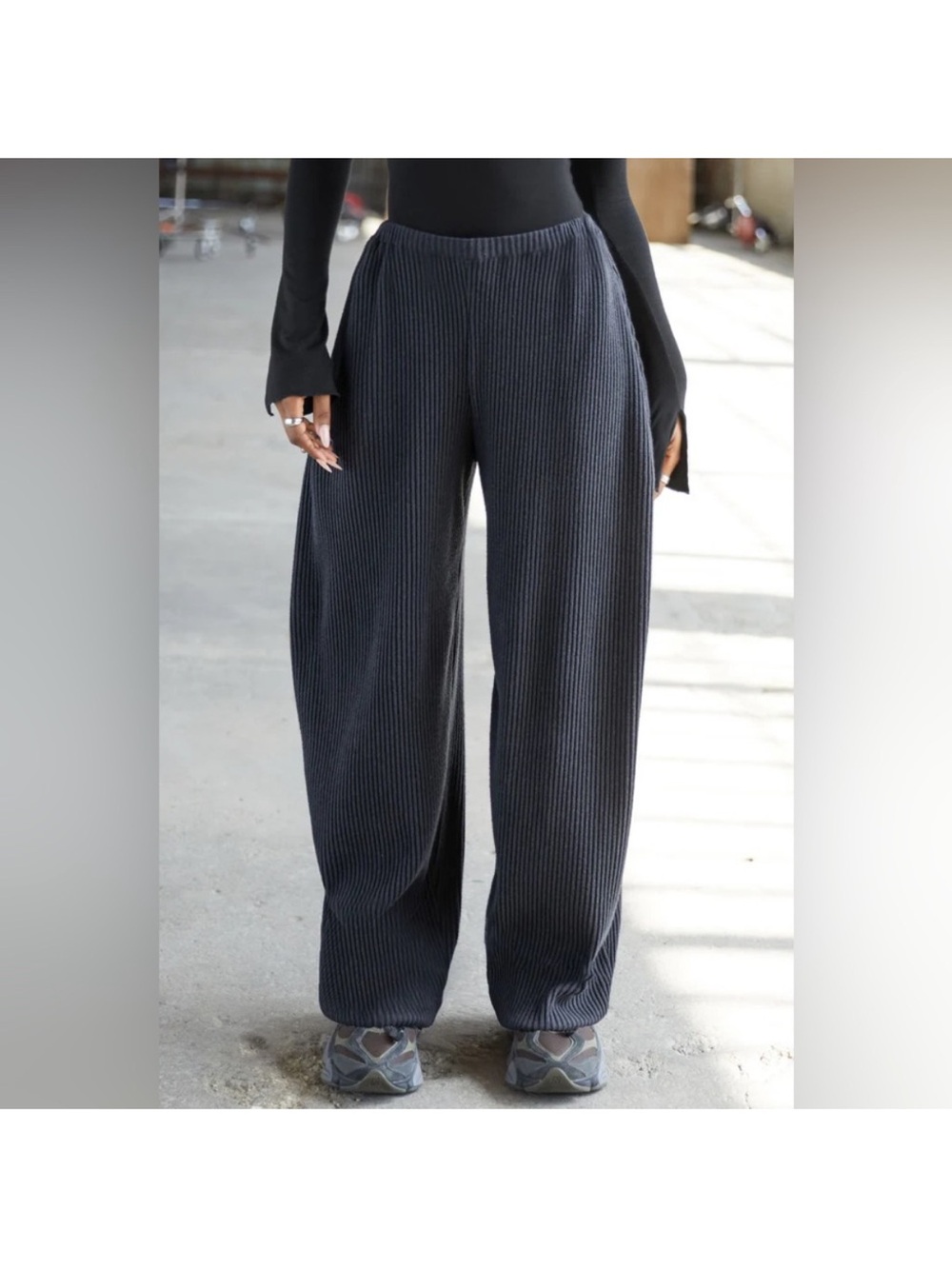 Joah Brown Relaxed Tapered Pant Midnight Black Luxe Knit XS